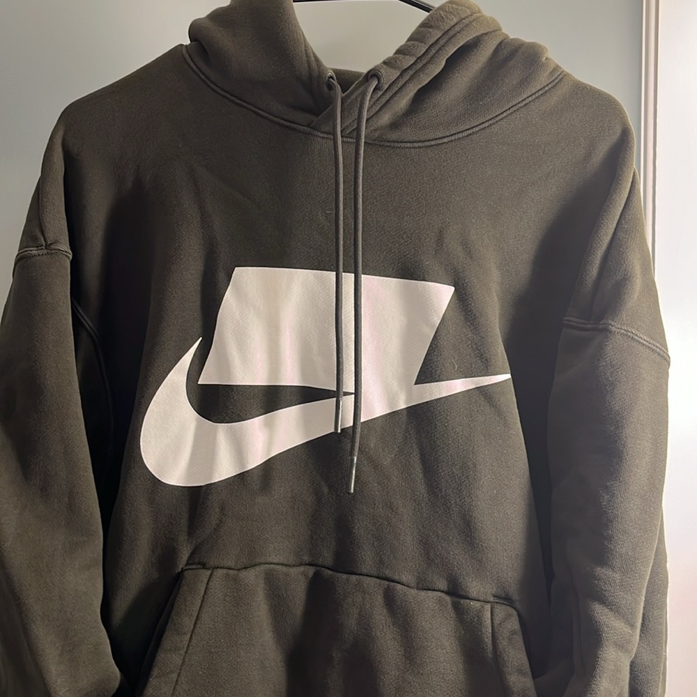 Men’s green Nike hoodie